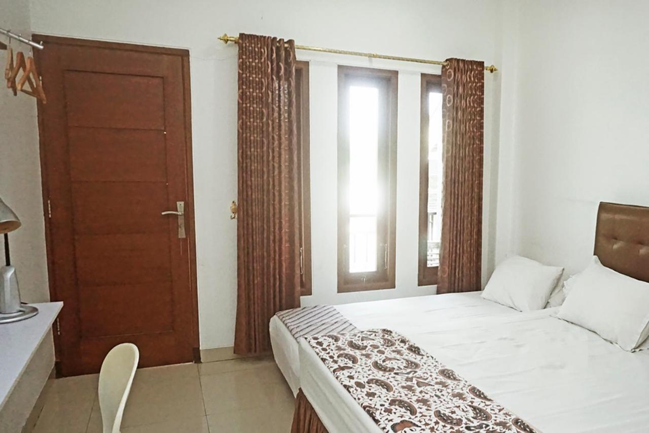 Andelis Homestay Yogyakarta Exterior foto